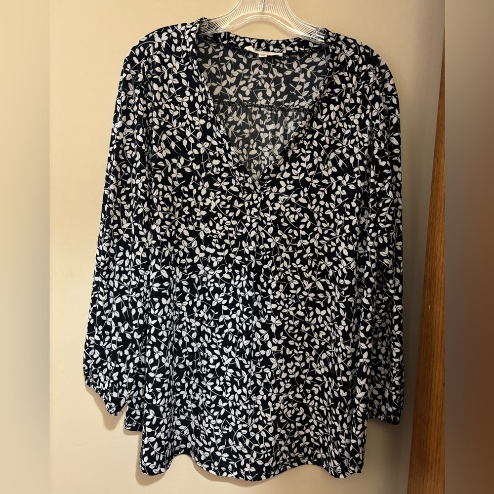 Vince Camuto Black and White Floral Blouse